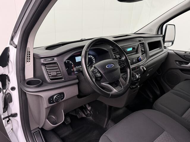 Ford TRANSIT CUSTOM 2.0TDCI 130PK Lang | Achterdeuren | Airco | Cruise | 3-Persoons | 2800Kg Trekhaak