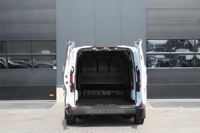 Ford TRANSIT CUSTOM 320 2.5 PHEV L2H1 Trend 232pk - 5 jaar GARANTIE - 2x Schuifdeur - Adaptive Cruise - Blind Spot - Navigatie - Camera - Verwarmd Stuur - Rijklaar