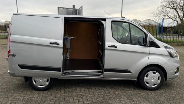 Ford TRANSIT CUSTOM 2.0 TDCI 96KW 131PK AUTOMAAT EURO 6 AIRCO/ CRUISE CONTROL/ NAVIGATIE/ 100% DEALERONDERHOUDEN