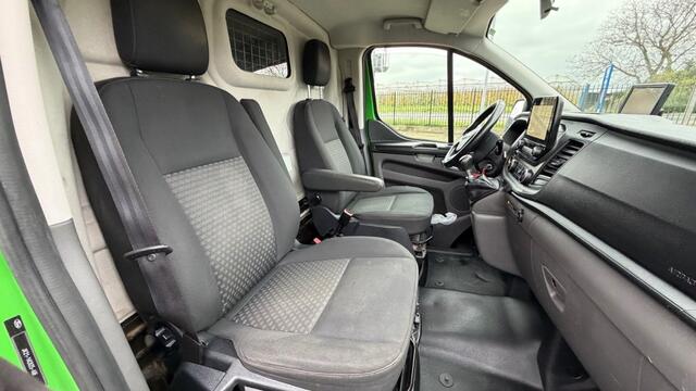 Ford TRANSIT CUSTOM 2.0 TDCI 77KW 105PK L2H1 EURO 6 AIRCO/ NAVIGATIE/ CRUISE CONTROL/ TREKHAAK/ 100% DEALERONDERHOUDEN