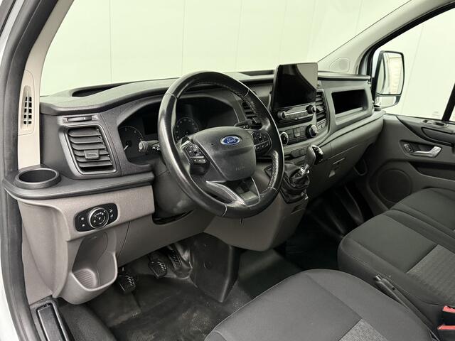 Ford TRANSIT CUSTOM 2.0TDCI Imperiaal | trekhaak | Kastinrichting | Navigatie | Camera | Airco Cruise | 3-Persoons