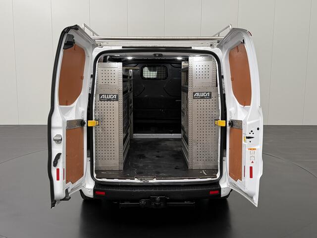 Ford TRANSIT CUSTOM 2.0TDCI Imperiaal | trekhaak | Kastinrichting | Navigatie | Camera | Airco Cruise | 3-Persoons