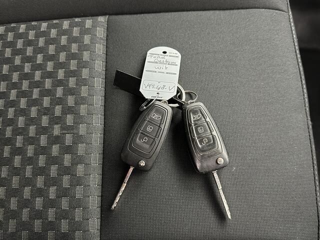 Ford TRANSIT CUSTOM 2.0TDCI Imperiaal | trekhaak | Kastinrichting | Navigatie | Camera | Airco Cruise | 3-Persoons