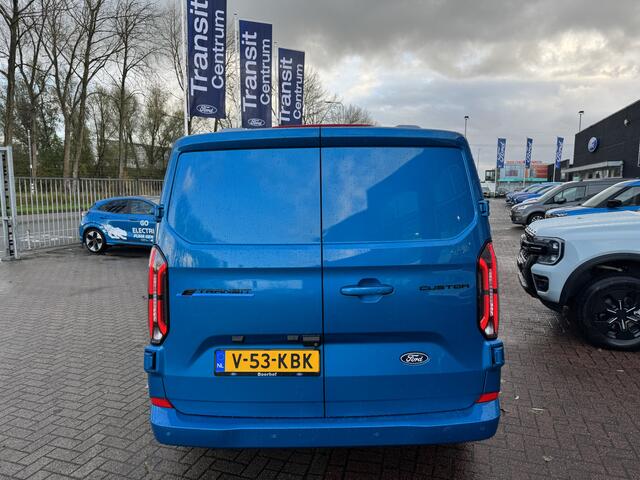 Ford TRANSIT CUSTOM E-Transit 340 L2H1 Limited 65 kWh | Trekhaak | Winter Pack | Camera | Adapt. Cruise | Apple Carplay & Android Auto |