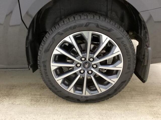 Ford TRANSIT CUSTOM Tourneo 340 2.5 PHEV L1H1 Titanium X 233pk | Ergonomische Lederen Stoelen | Elektrische schuifdeuren links en rechts | Prijs is incl. BTW/BPM | Stuur/Stoelverwarming | Trekhaak Wegklapbaar | B&O Play | Verlengde Fabrieksgarantie tot 05-2029