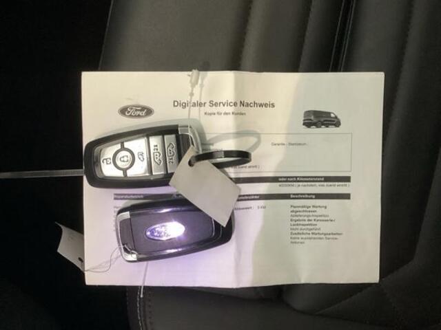 Ford TRANSIT CUSTOM Tourneo 340 2.5 PHEV L1H1 Titanium X 233pk | Ergonomische Lederen Stoelen | Elektrische schuifdeuren links en rechts | Prijs is incl. BTW/BPM | Stuur/Stoelverwarming | Trekhaak Wegklapbaar | B&O Play | Verlengde Fabrieksgarantie tot 05-2029