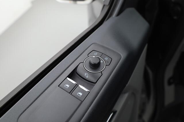 Ford TRANSIT CUSTOM 300 2.0 TDCI-170pk L2H1 Limited | Automaat Navi | Camera | Trekhaak