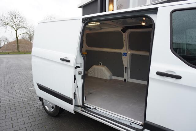 Ford TRANSIT CUSTOM 2.0 TDCI 130PK L2 - EURO 6 - Airco - Cruise - PDC - Camera - ¤10.499,- Excl.