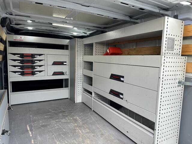 Ford TRANSIT CUSTOM 2.0 TDCI LIMITED / L2H1 / 2.800 KG AHG / INRICHTING / TREKHAAK / BLIND SPOT / CRUISE / AIRCO / LED