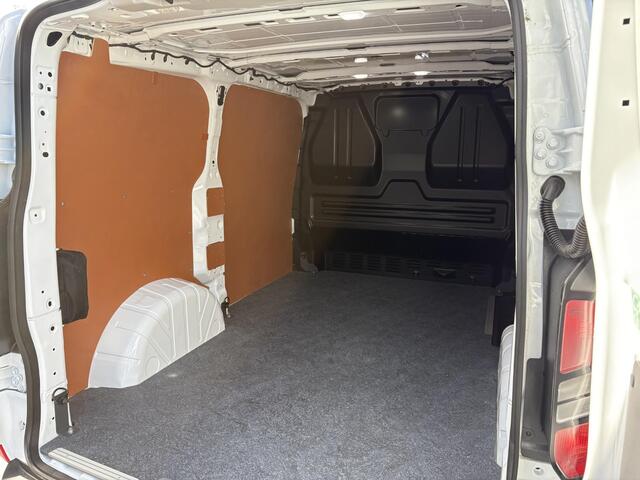 Ford TRANSIT CUSTOM 320 2.5 PHEV L1H1 Trend 233pk | SCI | 13 polige trekhaak met Trailer Sway Control | LED laadruimteverlichting (5 spots) | Laadvloer Hout