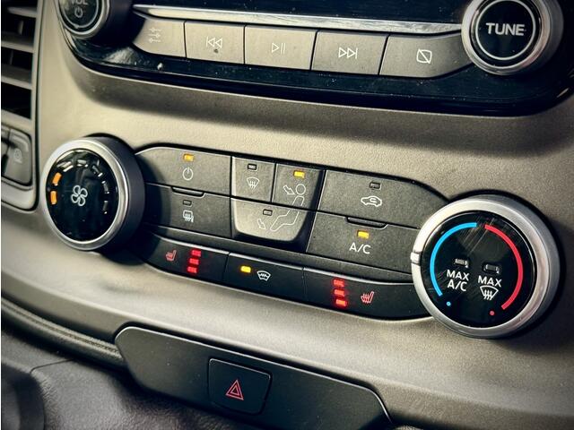 Ford TRANSIT CUSTOM 340 2.0 TDCI L2H1 130PK Trekhaak Camera Leder Stoelverwarming