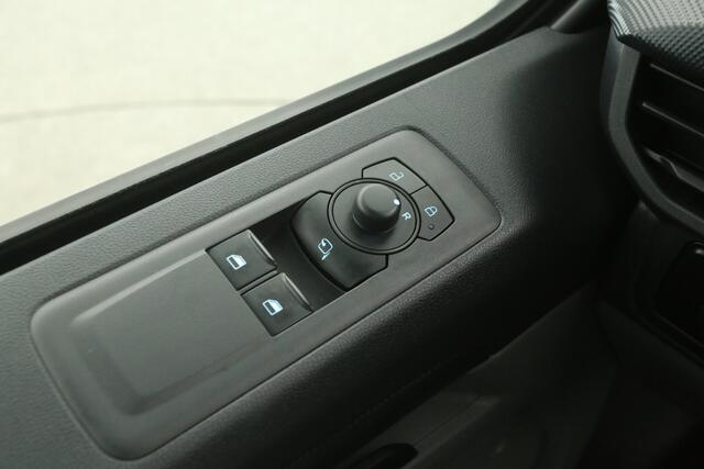 Ford TRANSIT CUSTOM 2.0 TDCI L1H1 | Clima | Adap.Cruise | Camera | Carplay | Virtual | 3-Zits | Stoelverw. | Parkeersens.