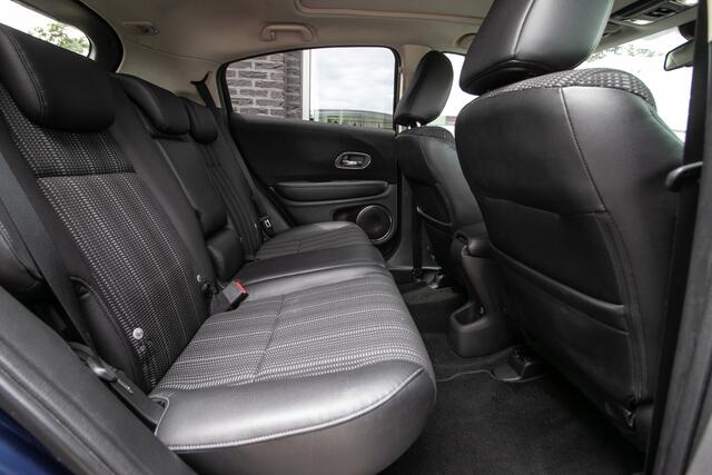 Honda HR-V 1.5 i-VTEC Executive - All-in rijklrprs | pano schuif-k dak