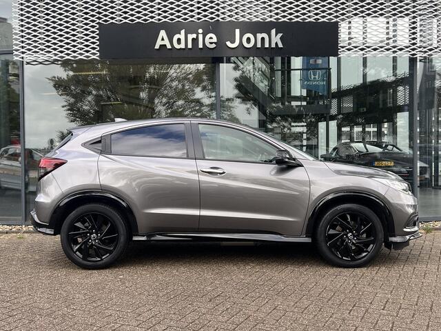 Honda HR-V 1.5 i-VTEC Turbo Sport AUTOMAAT | TREKHAAK | ACHTERUITRIJCAMERA | STOELVERWARMING | NAVIGATIE | LM VELGEN | PARKEERSENSOREN V + A | RIJSTROOKBEGELEIDING |
