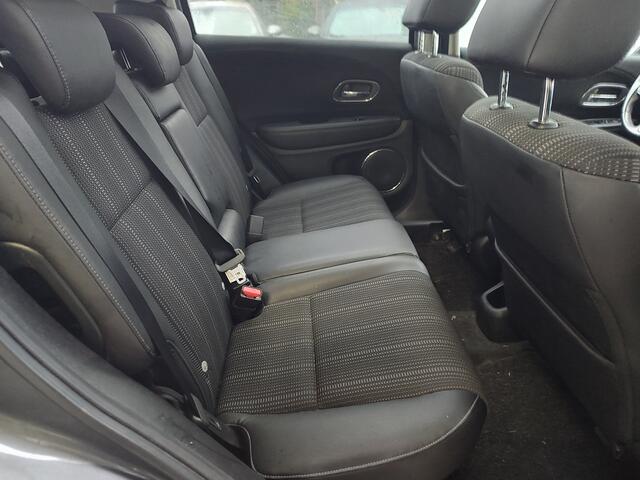 Honda HR-V 1.5 i-VTEC EXECUTIVE Trekhaak | Open dak | Keyless | Stoelverwarming