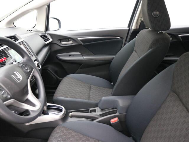 Honda JAZZ 1.3 i-VTEC Comfort AUTOMAAT / Airco / Cruise Control / Navigatie middels Apple CarPlay & Android Auto / Trekhaak / LMV /