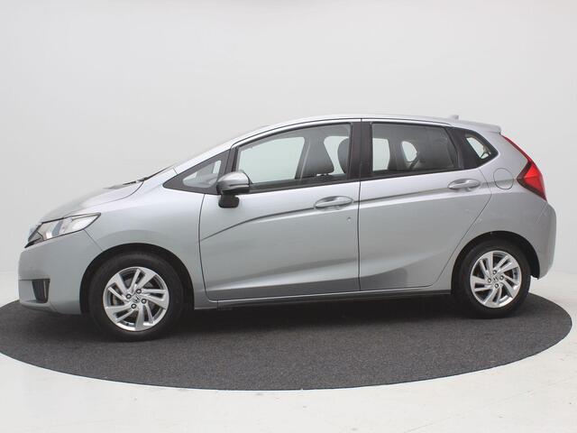 Honda JAZZ 1.3 i-VTEC Comfort AUTOMAAT / Airco / Cruise Control / Navigatie middels Apple CarPlay & Android Auto / Trekhaak / LMV /