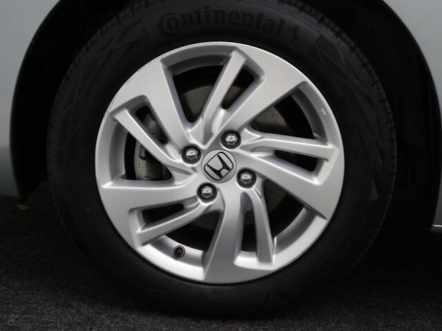 Honda JAZZ 1.3 i-VTEC Comfort AUTOMAAT / Airco / Cruise Control / Navigatie middels Apple CarPlay & Android Auto / Trekhaak / LMV /