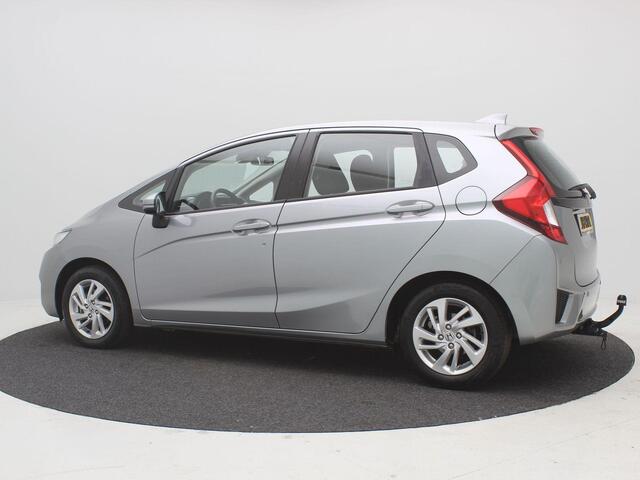 Honda JAZZ 1.3 i-VTEC Comfort AUTOMAAT / Airco / Cruise Control / Navigatie middels Apple CarPlay & Android Auto / Trekhaak / LMV /