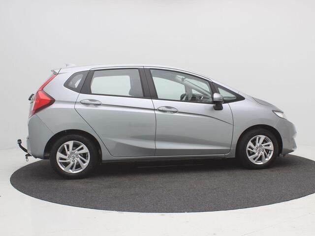 Honda JAZZ 1.3 i-VTEC Comfort AUTOMAAT / Airco / Cruise Control / Navigatie middels Apple CarPlay & Android Auto / Trekhaak / LMV /