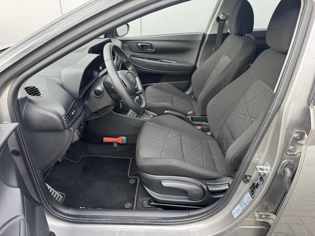 Hyundai Bayon 1.0 T-GDI Comfort Smart / 1e eig / Navigatie / Automaat / Two-Tone Zwart dak / slechts 10.818 km/ apple carplay of android auto/ achteruitrijcamera met parkeersensoren