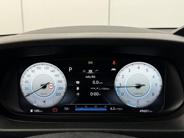 Hyundai Bayon 1.0 T-GDI Premium Automaat / Bose Sound / Trekhaak / Navigatie /Apple CarPlay en Android Auto / Stoel en stuur verwarming / Achteruitrijcamera / Dodehoekdetectie /