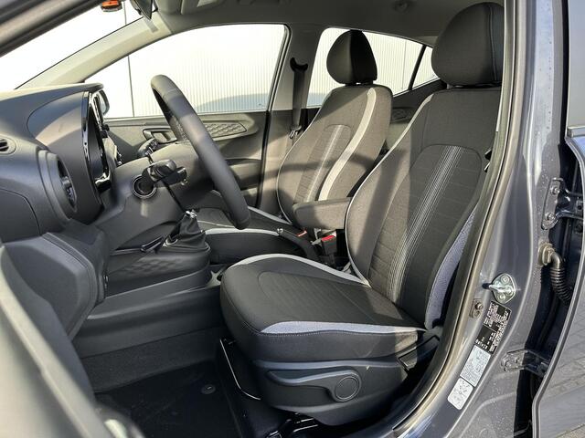 Hyundai I 10 1.0 Comfort Smart / MY 25 / Navigatie / Achteruitrijcamera / Parkeersensoren Achter / DAB / Airco / Bluelink /