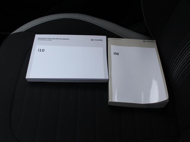 Hyundai I 10 1.0 Comfort Smart / Navigatie + Apple CarPlay & Android Auto / Achteruitrijcamera / Airco / Cruise Control / Bluetooth /