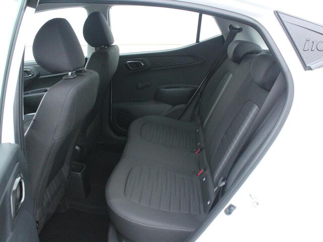 Hyundai I 10 1.0 Comfort Smart / Navigatie + Apple CarPlay & Android Auto / Achteruitrijcamera / Airco / Cruise Control / Bluetooth /