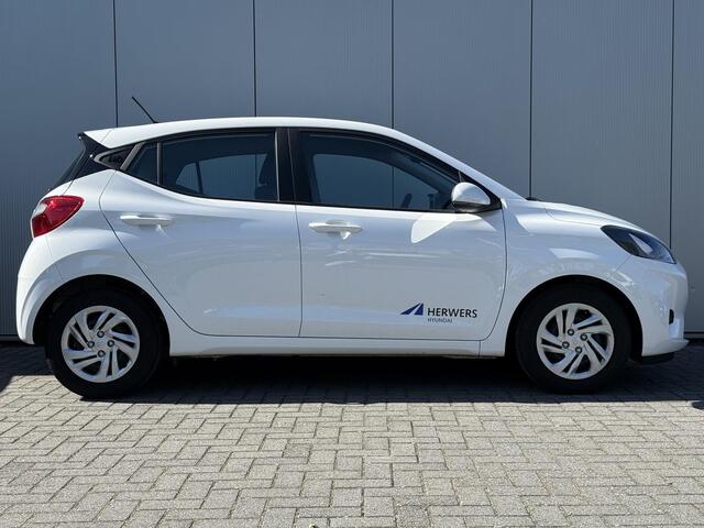 Hyundai I 10 1.0 Comfort Smart / Navigatie / Airco / Cruise Control / Apple Carplay & Android Auto / Digitaal Dashboard / Elek. Ramen Voor / Leder Multifunctioneel Stuur /