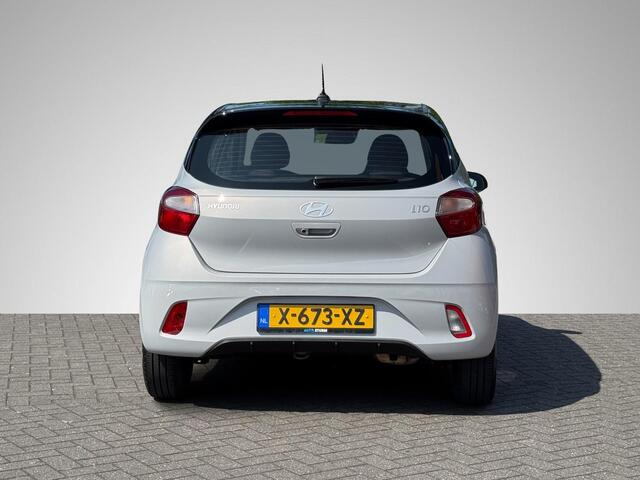 Hyundai I 10 1.0 Comfort Smart Nieuw Model! | Two-Tone Lakkleur | Navigatie | Camera | Apple Carplay/Android Auto | Cruise Control | Airco | Rijklaarprijs!