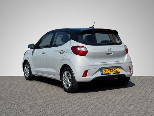 Hyundai I 10 1.0 Comfort Smart Nieuw Model! | Two-Tone Lakkleur | Navigatie | Camera | Apple Carplay/Android Auto | Cruise Control | Airco | Rijklaarprijs!