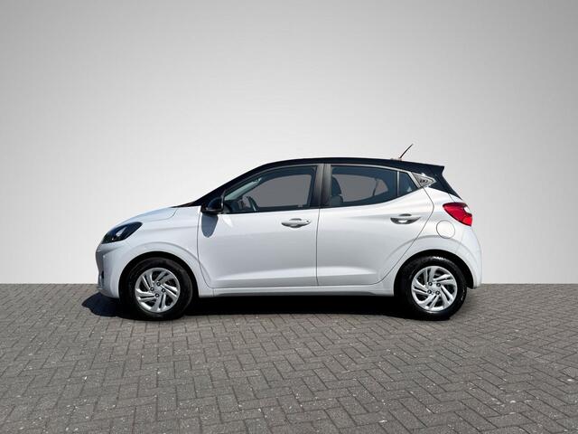 Hyundai I 10 1.0 Comfort Smart Nieuw Model! | Two-Tone Lakkleur | Navigatie | Camera | Apple Carplay/Android Auto | Cruise Control | Airco | Rijklaarprijs!