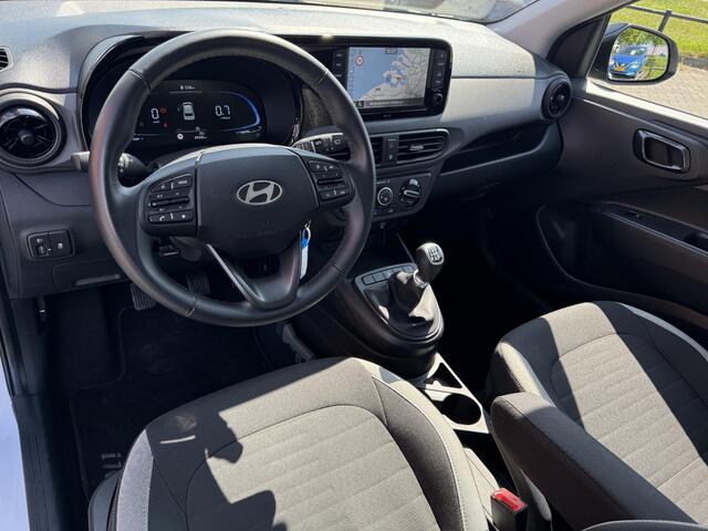 Hyundai I 10 1.0 Comfort Smart Nieuw Model! | Two-Tone Lakkleur | Navigatie | Camera | Apple Carplay/Android Auto | Cruise Control | Airco | Rijklaarprijs!
