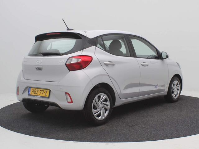 Hyundai I 10 1.0 Comfort Smart / Navigatie / Cruise Control / Airco / LED dagrijverlichting / Achteruitrijcamera / Parkeersensoren achter / Fabrieksgarantie t/m 25-01-2030 /