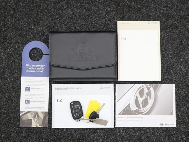 Hyundai I 10 1.0 Comfort Smart / Navigatie / Cruise Control / Airco / LED dagrijverlichting / Achteruitrijcamera / Parkeersensoren achter / Fabrieksgarantie t/m 25-01-2030 /