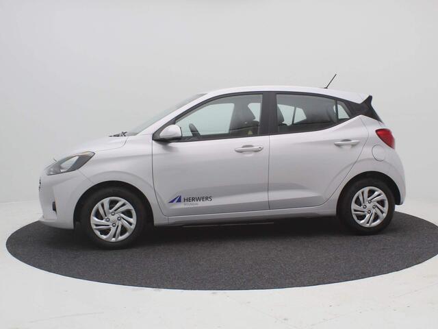 Hyundai I 10 1.0 Comfort Smart / Navigatie / Cruise Control / Airco / LED dagrijverlichting / Achteruitrijcamera / Parkeersensoren achter / Fabrieksgarantie t/m 25-01-2030 /