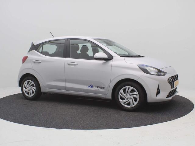 Hyundai I 10 1.0 Comfort Smart / Navigatie / Cruise Control / Airco / LED dagrijverlichting / Achteruitrijcamera / Parkeersensoren achter / Fabrieksgarantie t/m 25-01-2030 /