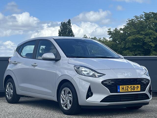 Hyundai I 10 1.0 67PK Comfort Smart 5-zits Automaat | Direct leverbaar | Camera | Geïntegreerde navigatiesysteem | Fabrieksgarantie 05-2030 |