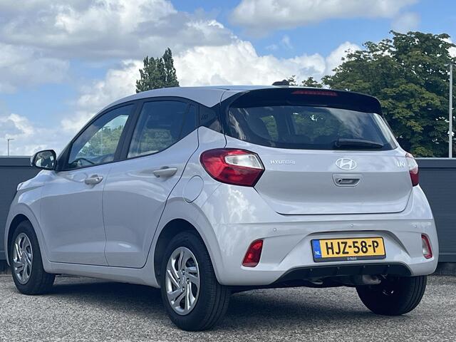 Hyundai I 10 1.0 67PK Comfort Smart 5-zits Automaat | Direct leverbaar | Camera | Geïntegreerde navigatiesysteem | Fabrieksgarantie 05-2030 |