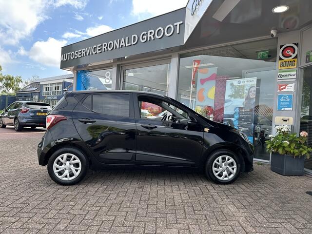 Hyundai I 10 1.0i Premium | Verwarmde stoelen + stuur | Carplay | Airco | Cru