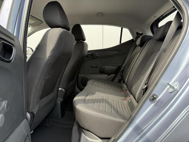 Hyundai I 10 Comfort / Navigatie / Achteruitrijcamera / Parkeersensoren Achter / Airco / Cruise Control / Snel Leverbaar! /