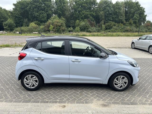 Hyundai I 10 1.0 Comfort App Led Cruise Two Tone Nap