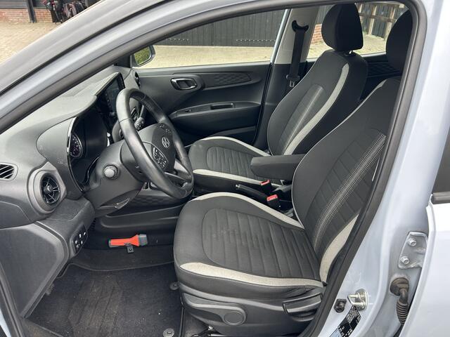 Hyundai I 10 1.0 Comfort App Led Cruise Two Tone Nap