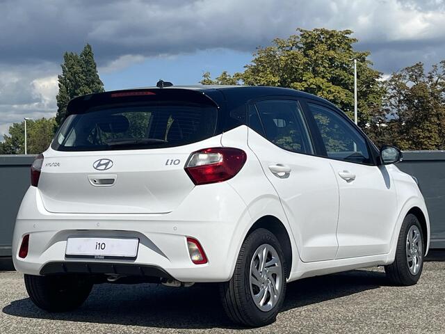 Hyundai I 10 1.0 Comfort Smart | ¤2500 KORTING | CAMERA | PARKEERSENSOREN | NAVIGATIE | APPLE CARPLY & ANDROID AUTO | NIEUW UIT VOORRAAD