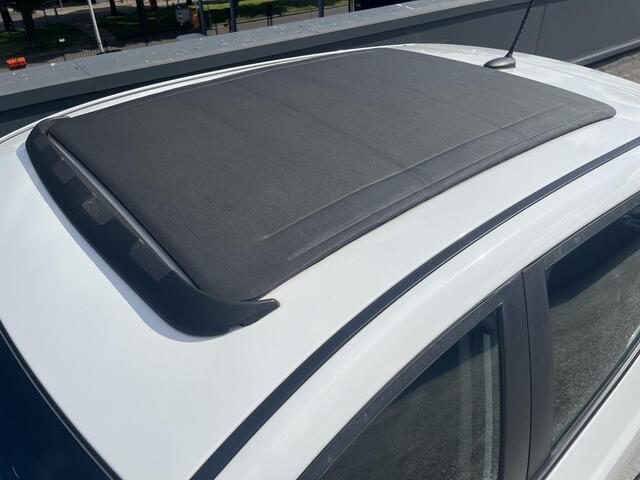 Hyundai I 10 1.0i Comfort | Schuifdak-Vouwdak| Navigatiesysteem & Apple Carplay-Android Auto | Lichtmetalen velgen | Parkeersensoren | Lage kmstand | Volledig dealer onderhouden |