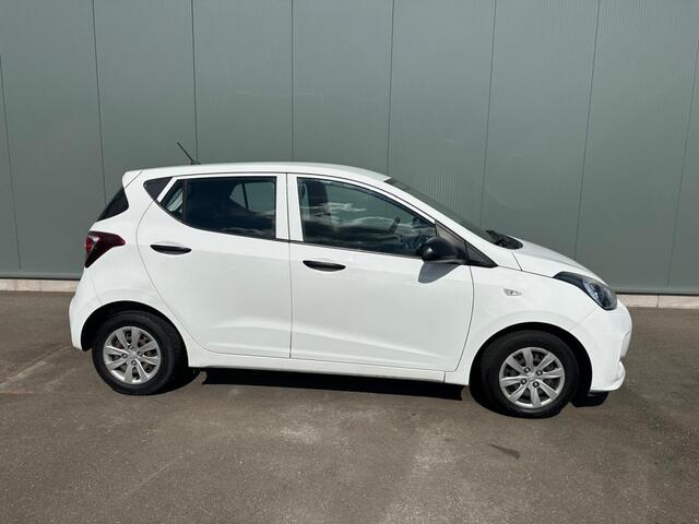 Hyundai I 10 1.0i i-Motion AIRCO | NAP !