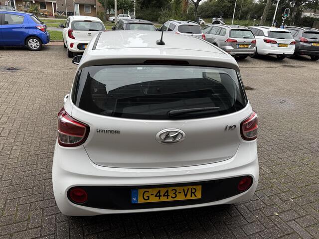 Hyundai I 10 1.0i Comfort / Airco/ Navigatie/ Cruise/ Apple carplay/ PDC/ LED