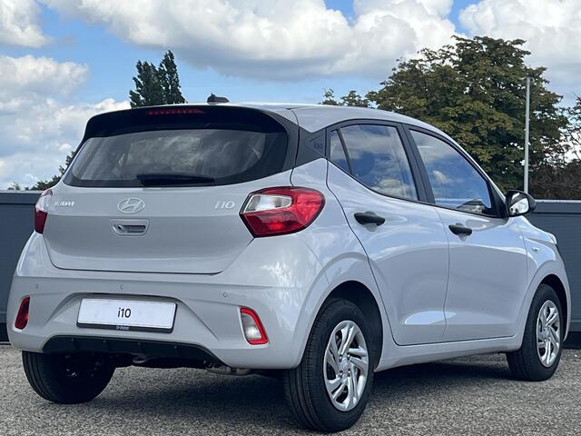 Hyundai I 10 1.0 Comfort | ¤2500 KORTING | CAMERA | PARKEERSENSOREN | NAVIGATIE | APPLE CARPLY & ANDROID AUTO | NIEUW UIT VOORRAAD