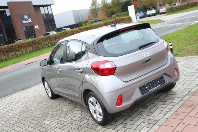 Hyundai I 10 1.0 Airco-Cruise-Navi-Camera-Carplay 12 Maanden Bovag Garantie !!